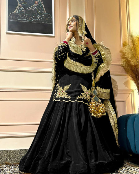 #color_Black