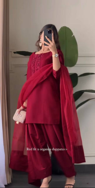 Elegant Red Straight Suit Set with Organza Dupatta