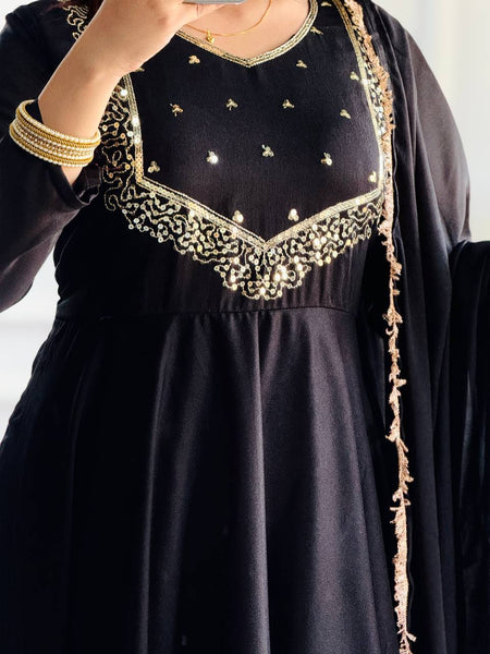 #color_Black