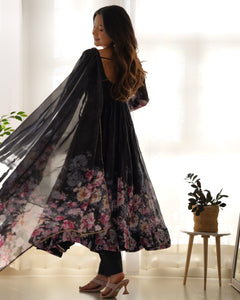 #color_Black