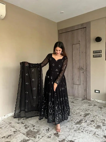 Elegant Black Georgette Gown Set for Women