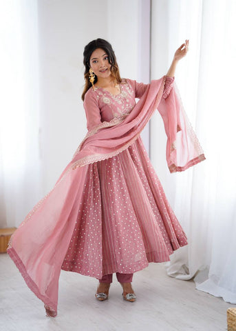Explore the Elegance of Four Indian Dress Styles